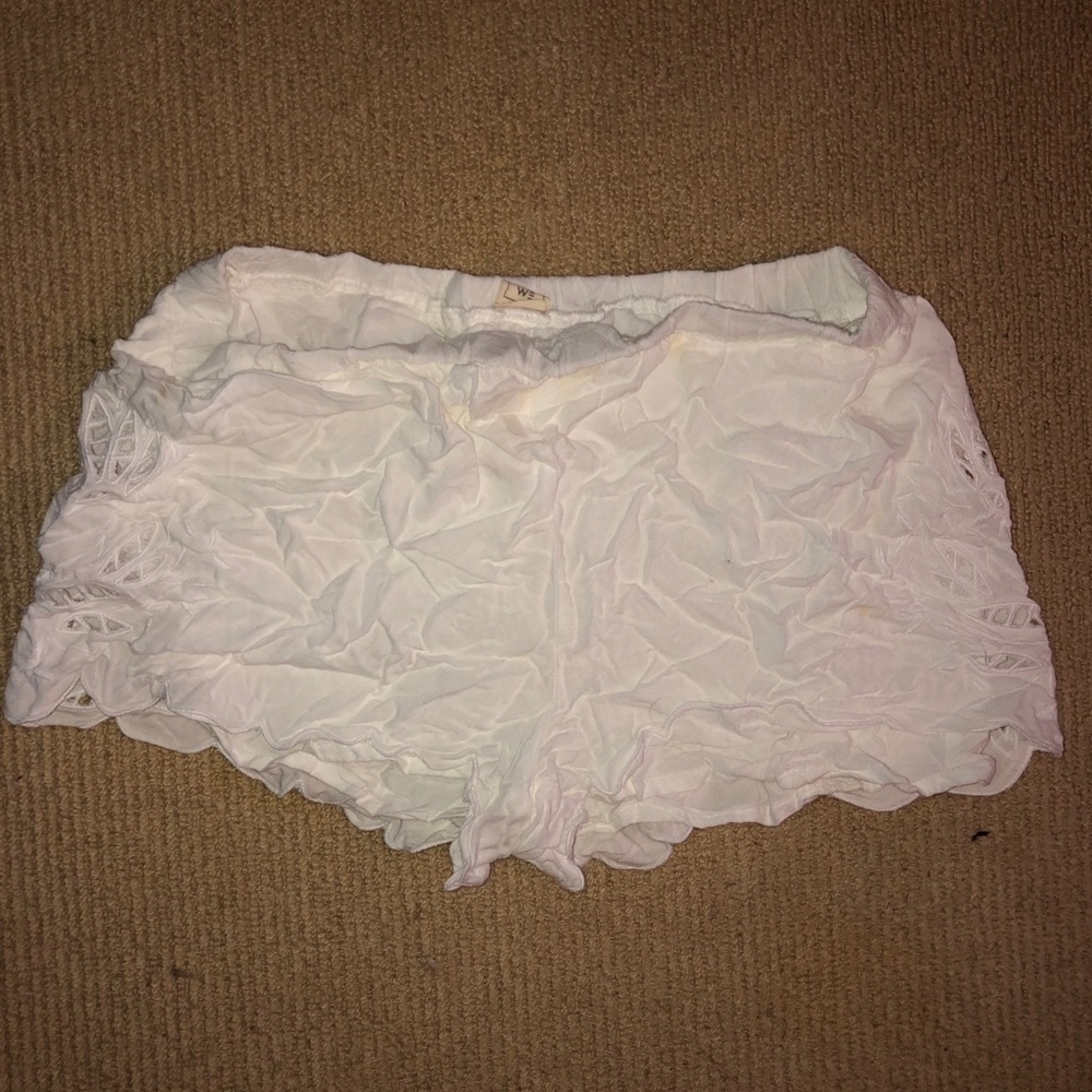 White flow shorts